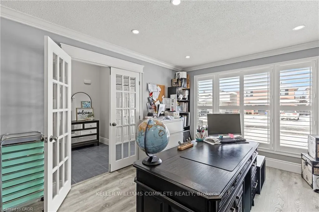 Photo 5 of 27 Barbara Court, Hamilton, Randall — HOMEH