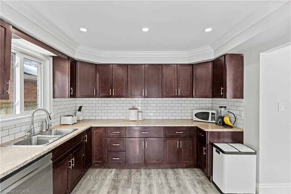 Photo 15 of 27 Barbara Court, Hamilton, Randall — HOMEH