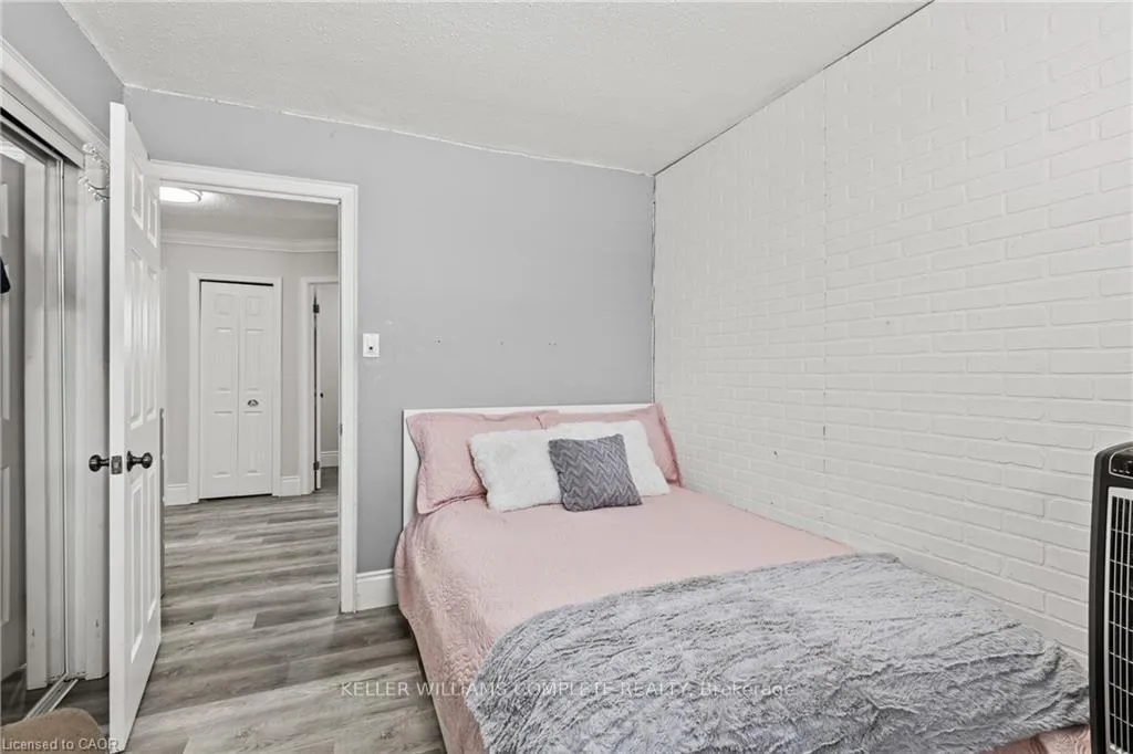 Photo 23 of 27 Barbara Court, Hamilton, Randall — HOMEH