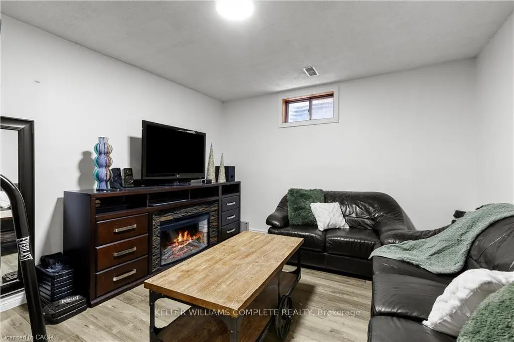 Photo 28 of 27 Barbara Court, Hamilton, Randall — HOMEH