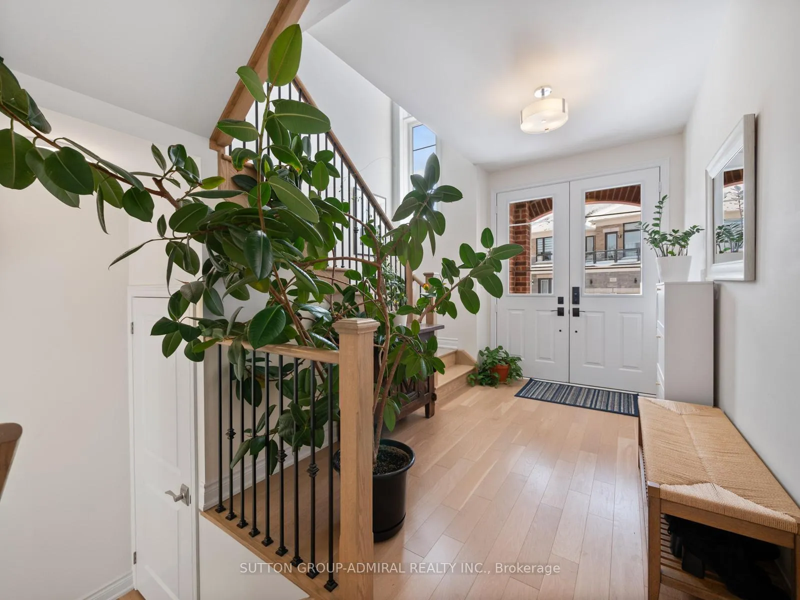 Photo 5 of 115 Pine Hill Crescent, Aurora, Aurora Estates — HOMEH