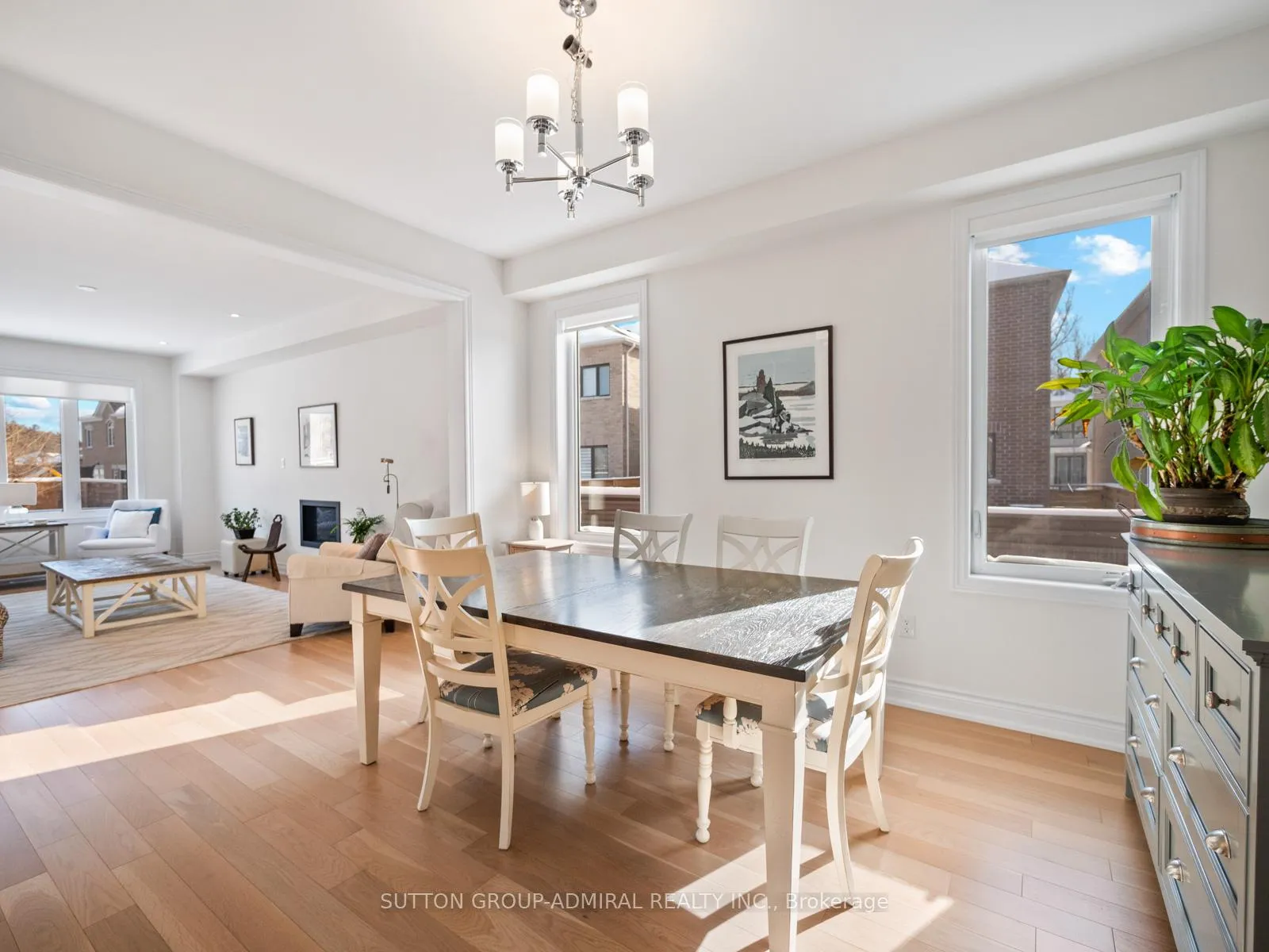 Photo 7 of 115 Pine Hill Crescent, Aurora, Aurora Estates — HOMEH