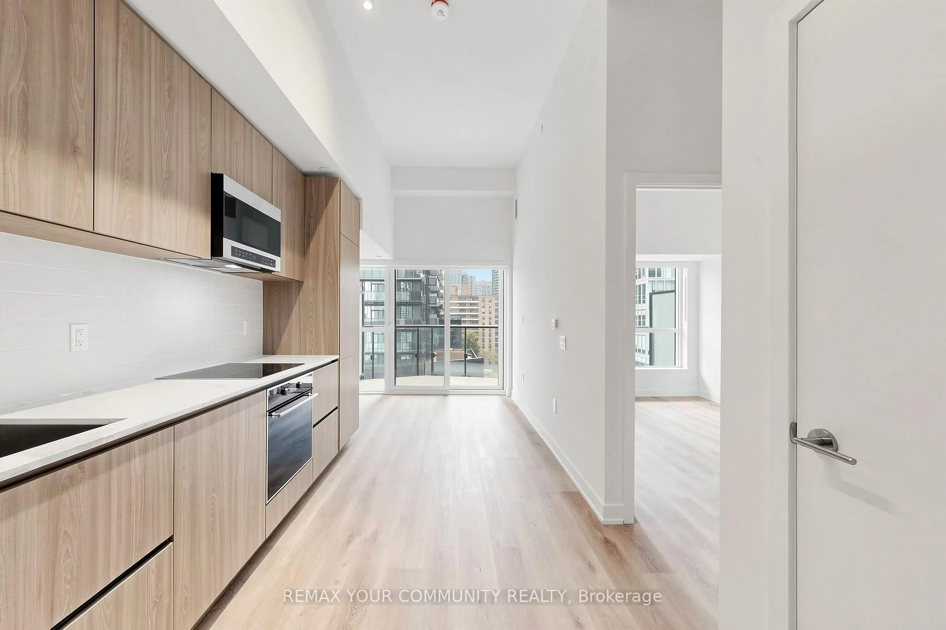 Photo 15 of Unit 819, 110 Broadway Avenue E, Toronto, Mount Pleasant West — HOMEH