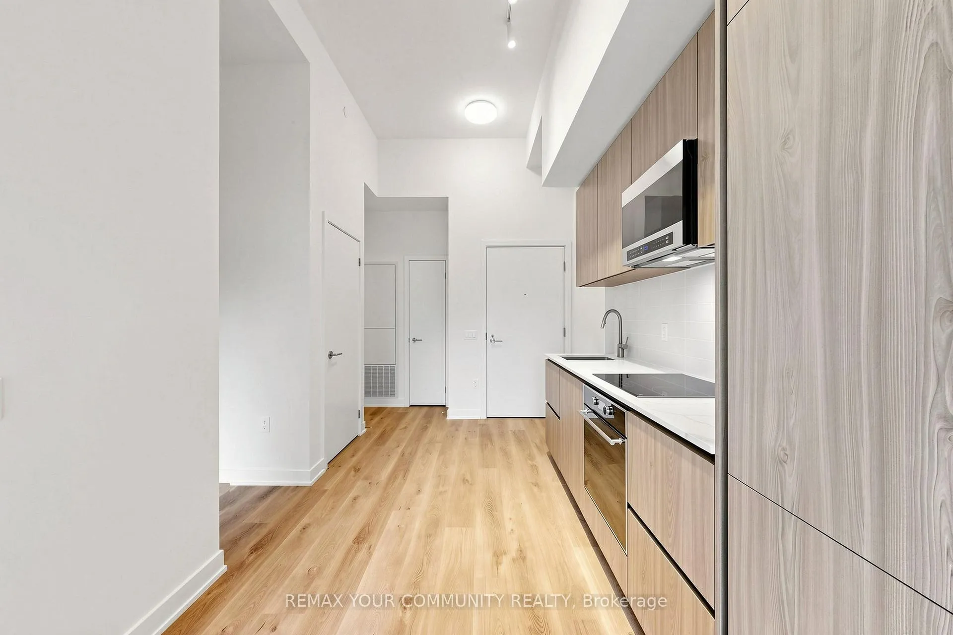 Photo 17 of Unit 819, 110 Broadway Avenue E, Toronto, Mount Pleasant West — HOMEH