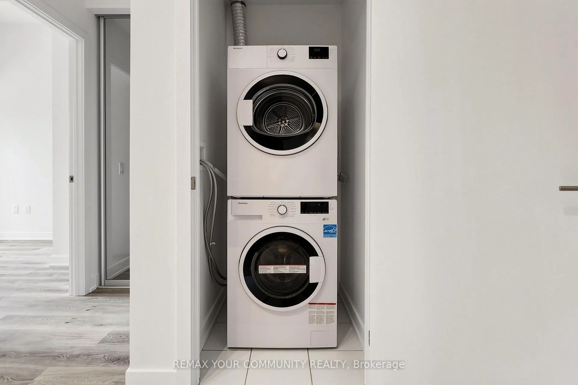 Photo 24 of Unit 819, 110 Broadway Avenue E, Toronto, Mount Pleasant West — HOMEH