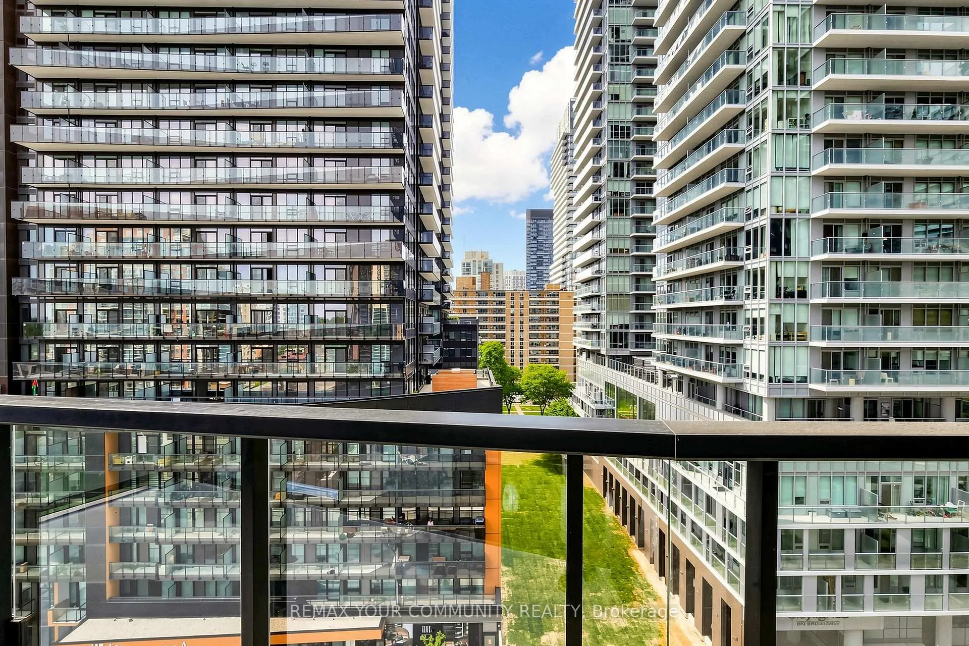 Photo 26 of Unit 819, 110 Broadway Avenue E, Toronto, Mount Pleasant West — HOMEH