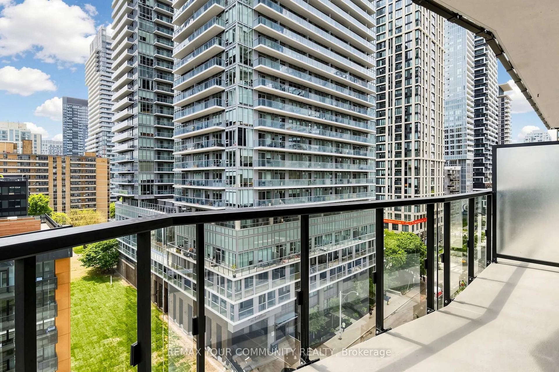Photo 36 of Unit 819, 110 Broadway Avenue E, Toronto, Mount Pleasant West — HOMEH