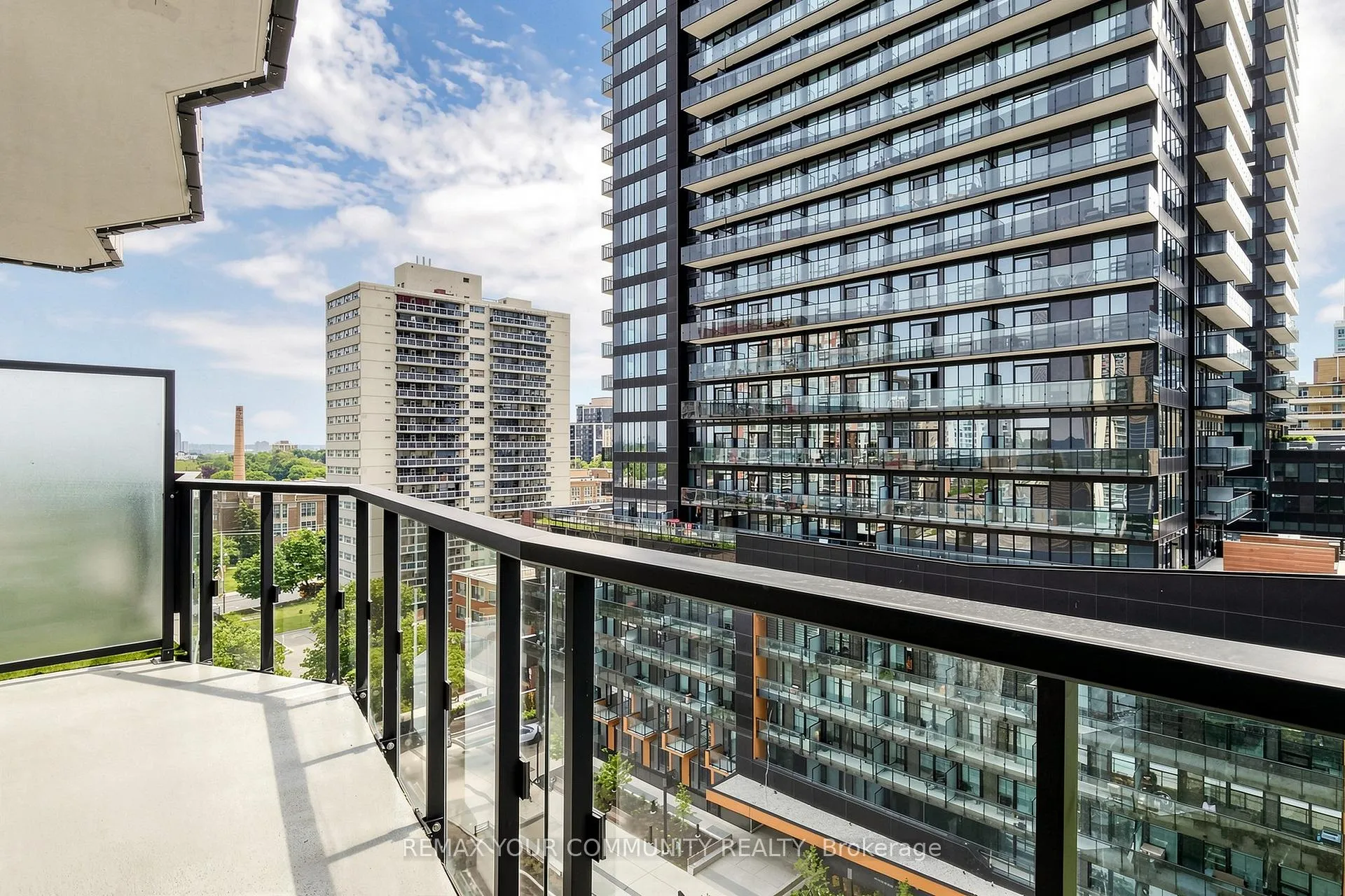 Photo 38 of Unit 819, 110 Broadway Avenue E, Toronto, Mount Pleasant West — HOMEH