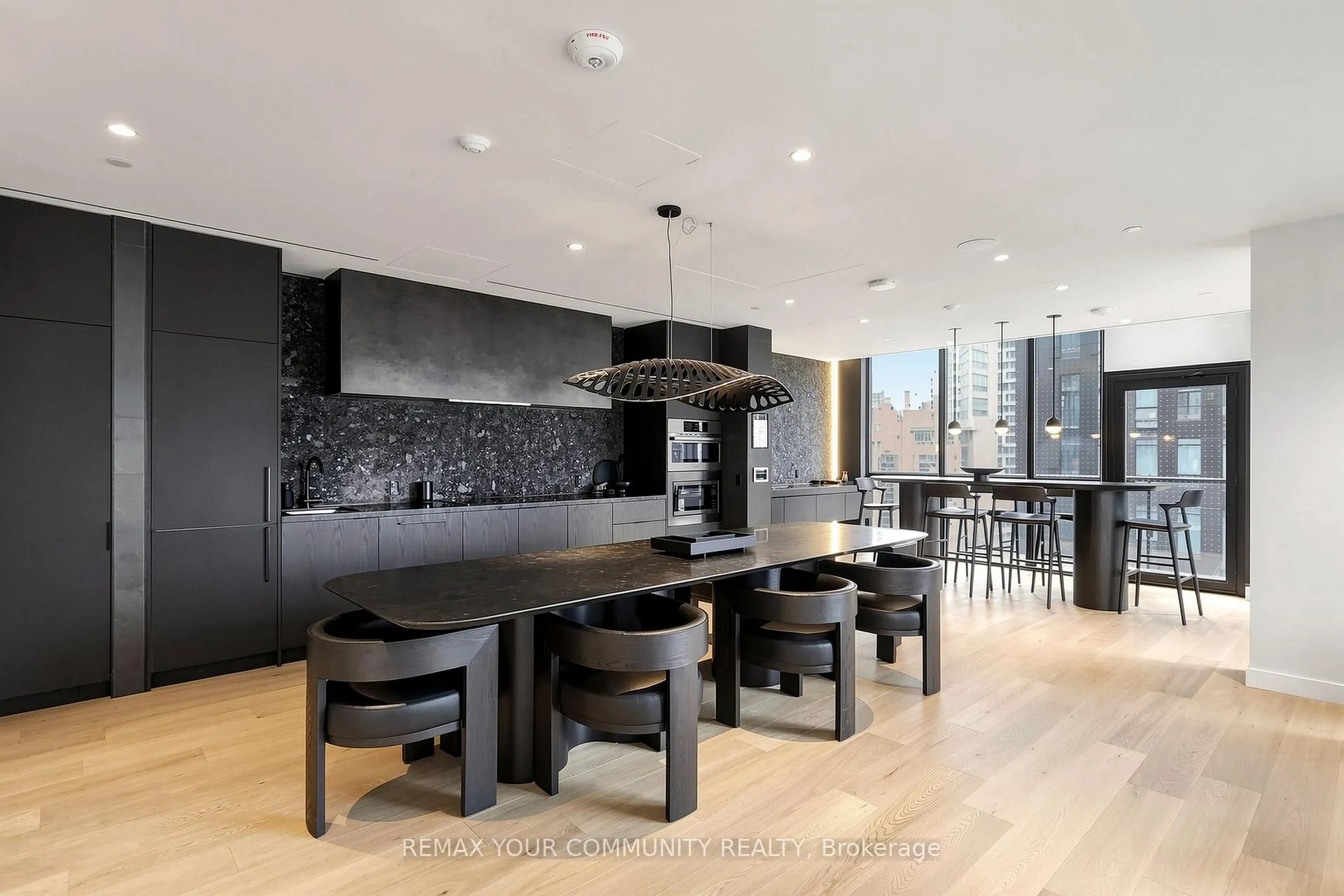 Photo 42 of Unit 819, 110 Broadway Avenue E, Toronto, Mount Pleasant West — HOMEH
