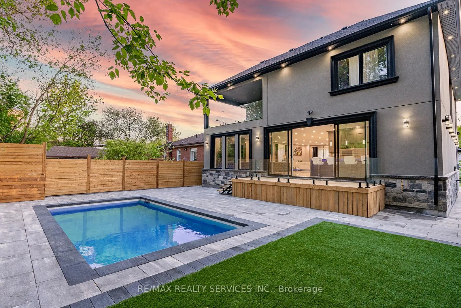Photo 3 of 3 Bonnyview Drive, Etobicoke, Stonegate-Queensway — HOMEH