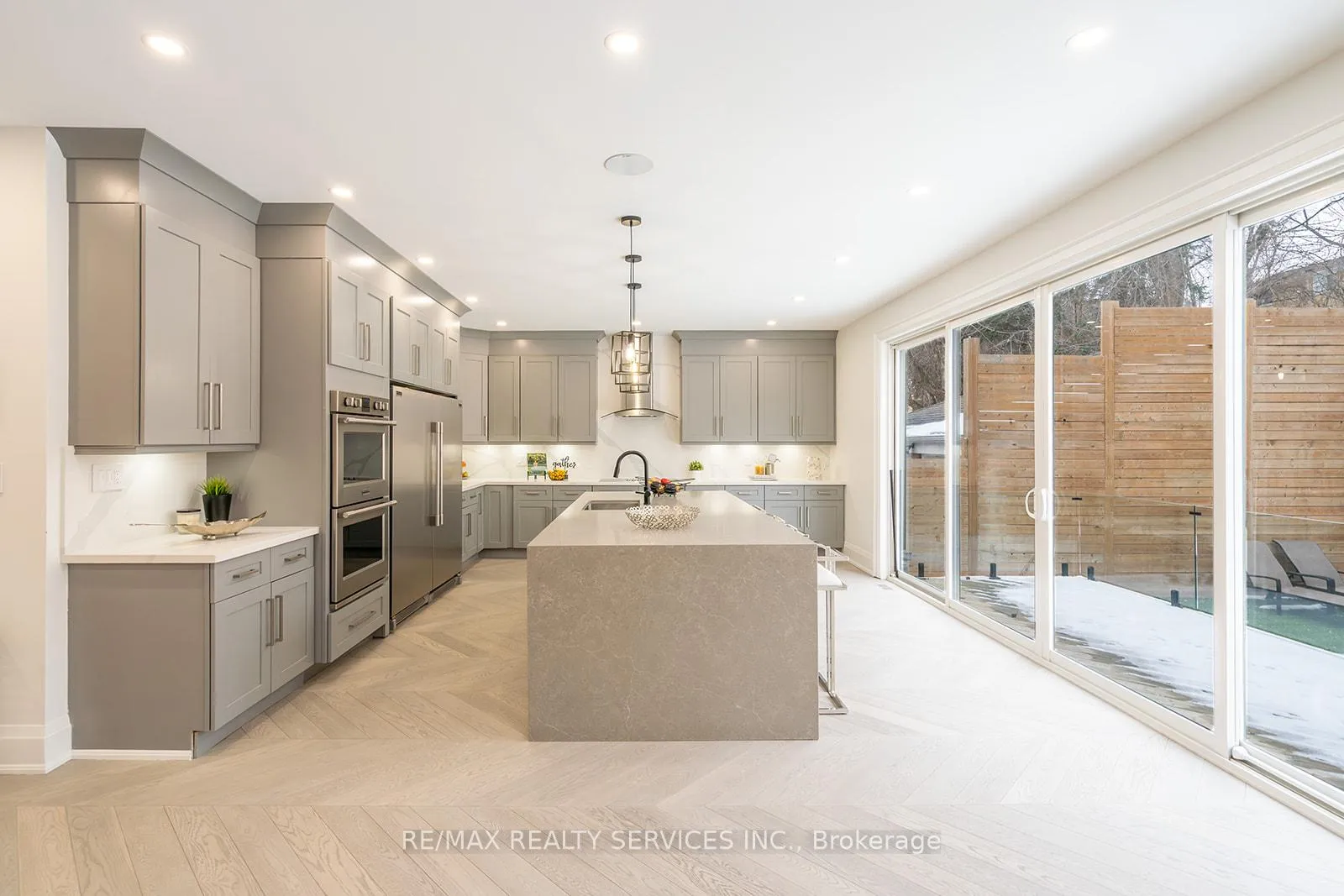 Photo 7 of 3 Bonnyview Drive, Etobicoke, Stonegate-Queensway — HOMEH