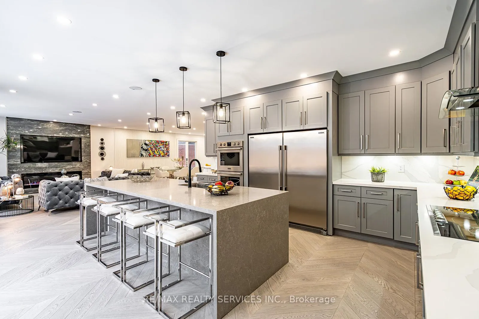 Photo 11 of 3 Bonnyview Drive, Etobicoke, Stonegate-Queensway — HOMEH