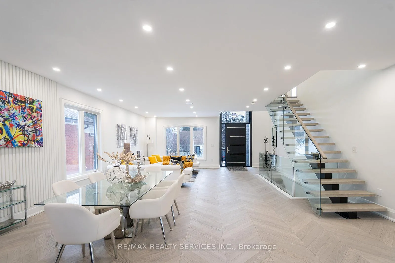 Photo 15 of 3 Bonnyview Drive, Etobicoke, Stonegate-Queensway — HOMEH