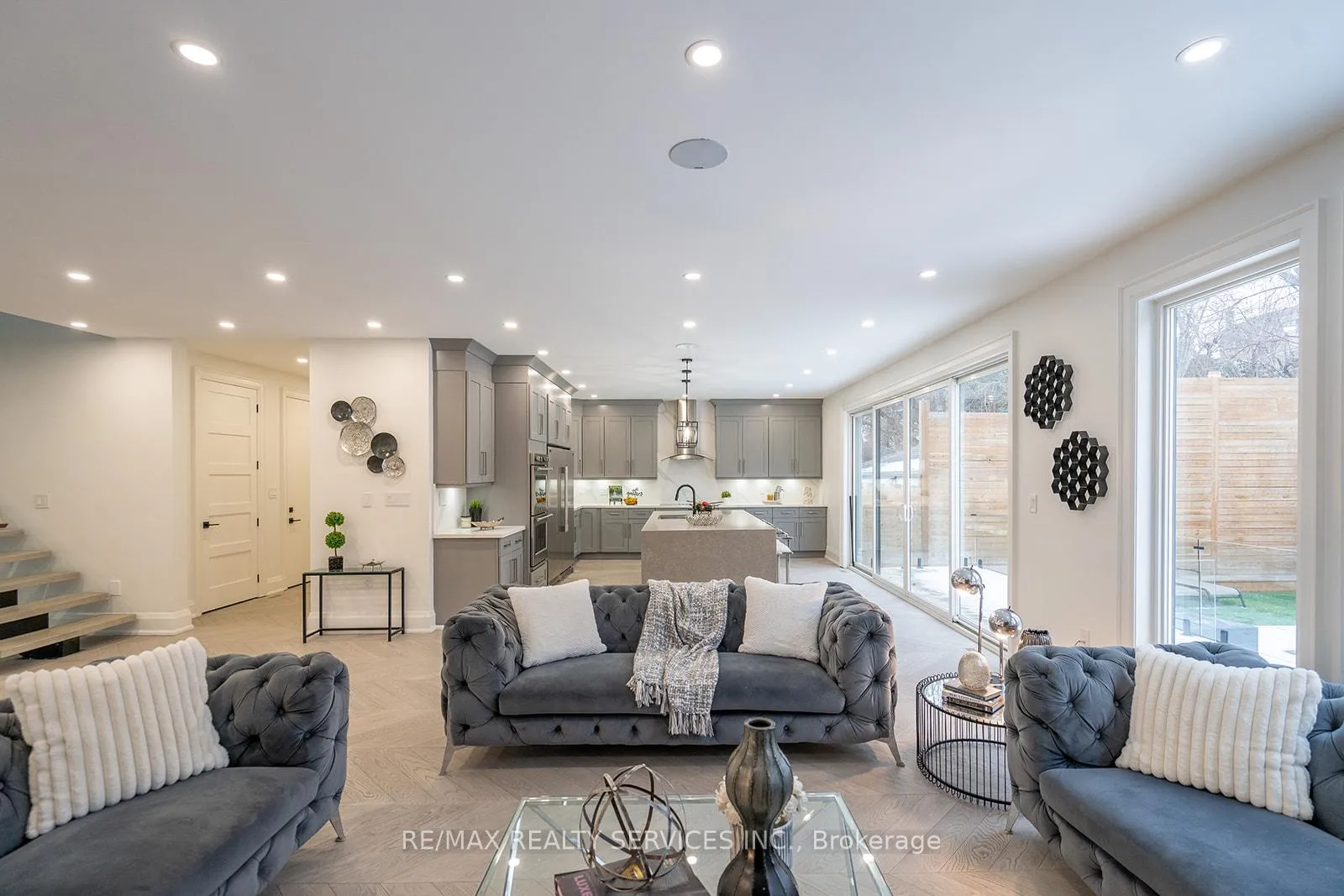 Photo 20 of 3 Bonnyview Drive, Etobicoke, Stonegate-Queensway — HOMEH