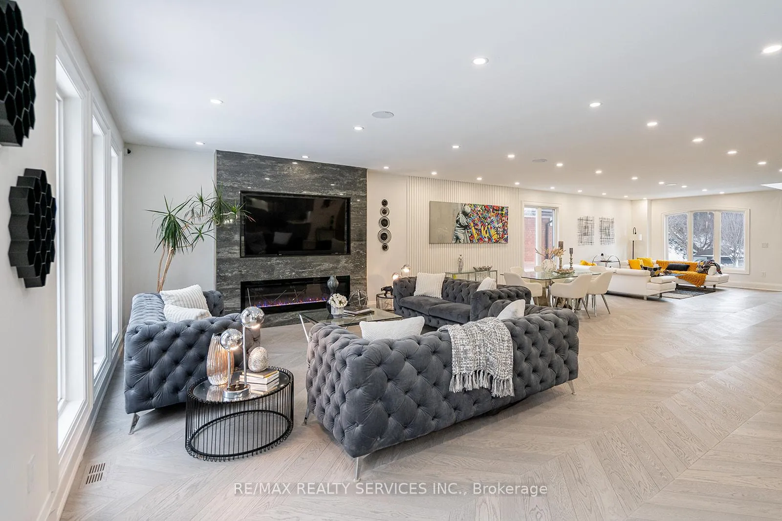Photo 21 of 3 Bonnyview Drive, Etobicoke, Stonegate-Queensway — HOMEH