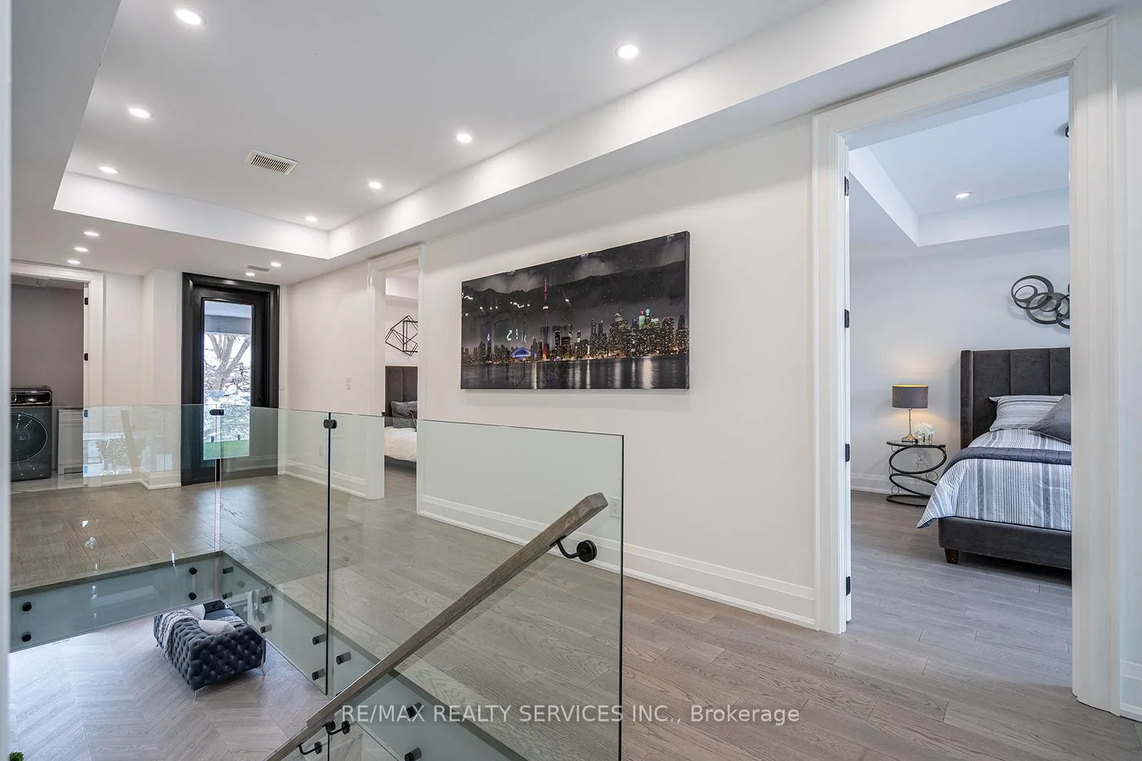 Photo 25 of 3 Bonnyview Drive, Etobicoke, Stonegate-Queensway — HOMEH