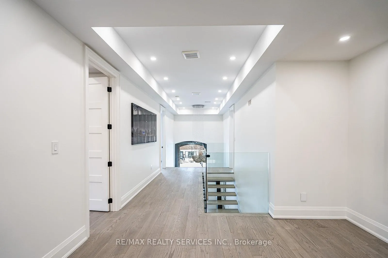 Photo 26 of 3 Bonnyview Drive, Etobicoke, Stonegate-Queensway — HOMEH