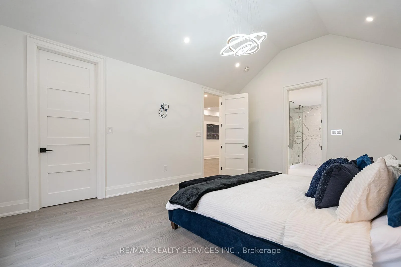 Photo 29 of 3 Bonnyview Drive, Etobicoke, Stonegate-Queensway — HOMEH