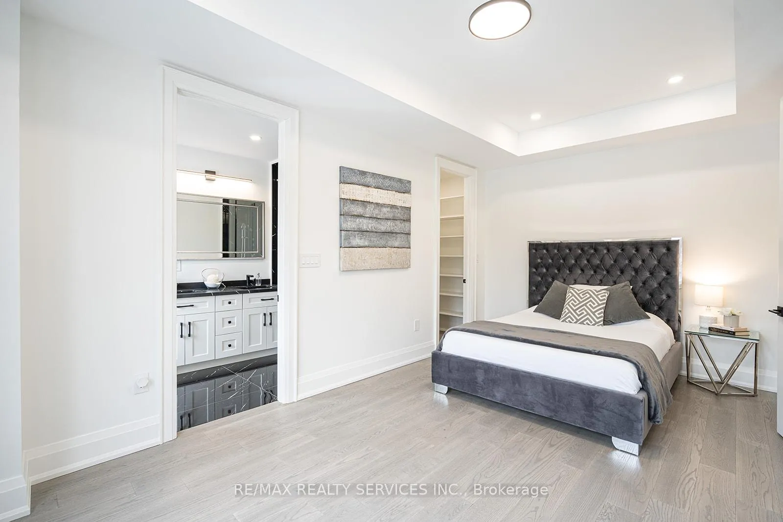 Photo 33 of 3 Bonnyview Drive, Etobicoke, Stonegate-Queensway — HOMEH