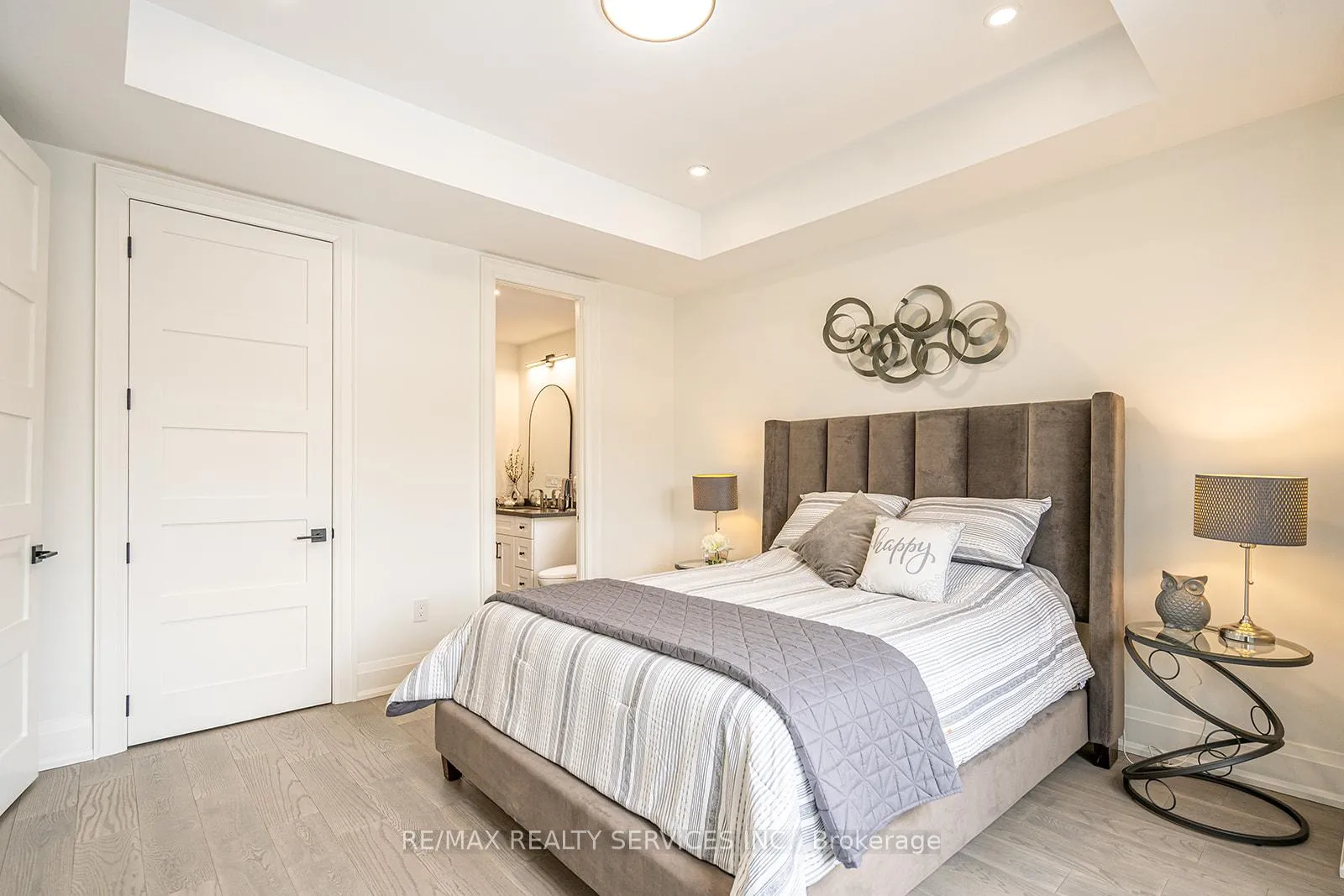 Photo 38 of 3 Bonnyview Drive, Etobicoke, Stonegate-Queensway — HOMEH