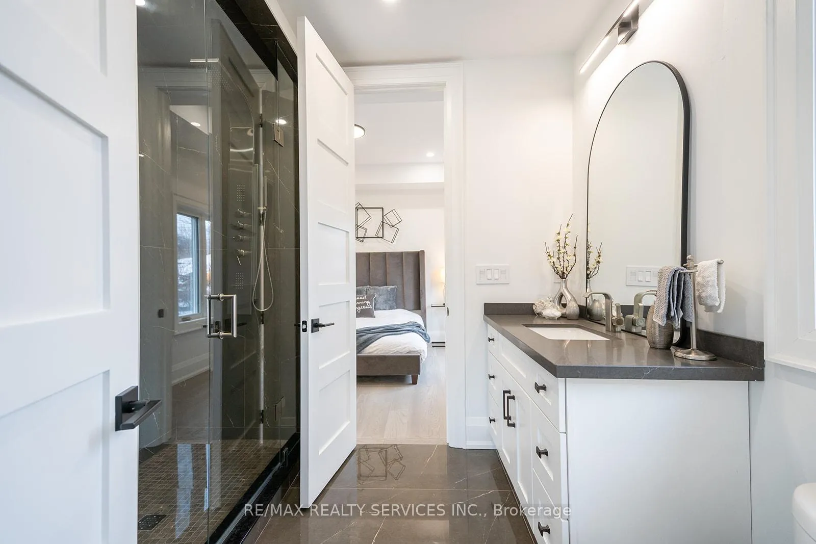 Photo 39 of 3 Bonnyview Drive, Etobicoke, Stonegate-Queensway — HOMEH