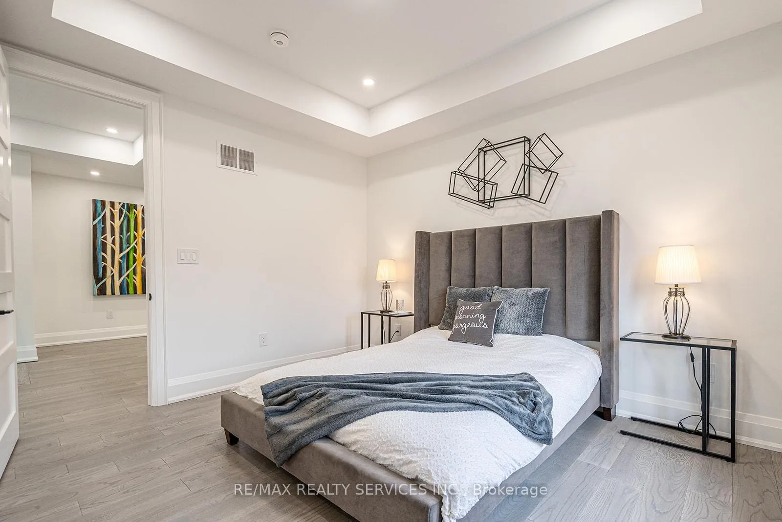 Photo 41 of 3 Bonnyview Drive, Etobicoke, Stonegate-Queensway — HOMEH