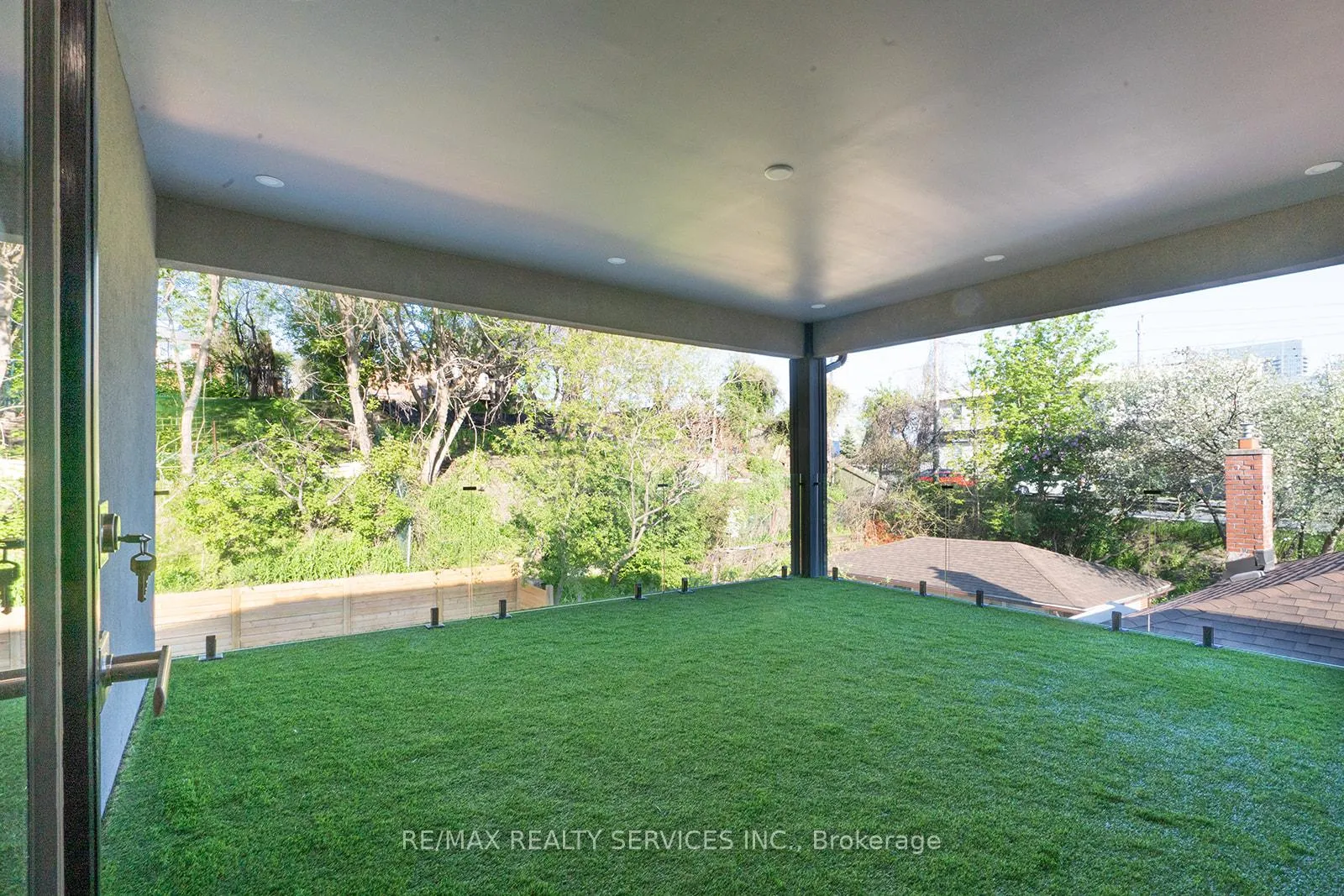 Photo 44 of 3 Bonnyview Drive, Etobicoke, Stonegate-Queensway — HOMEH
