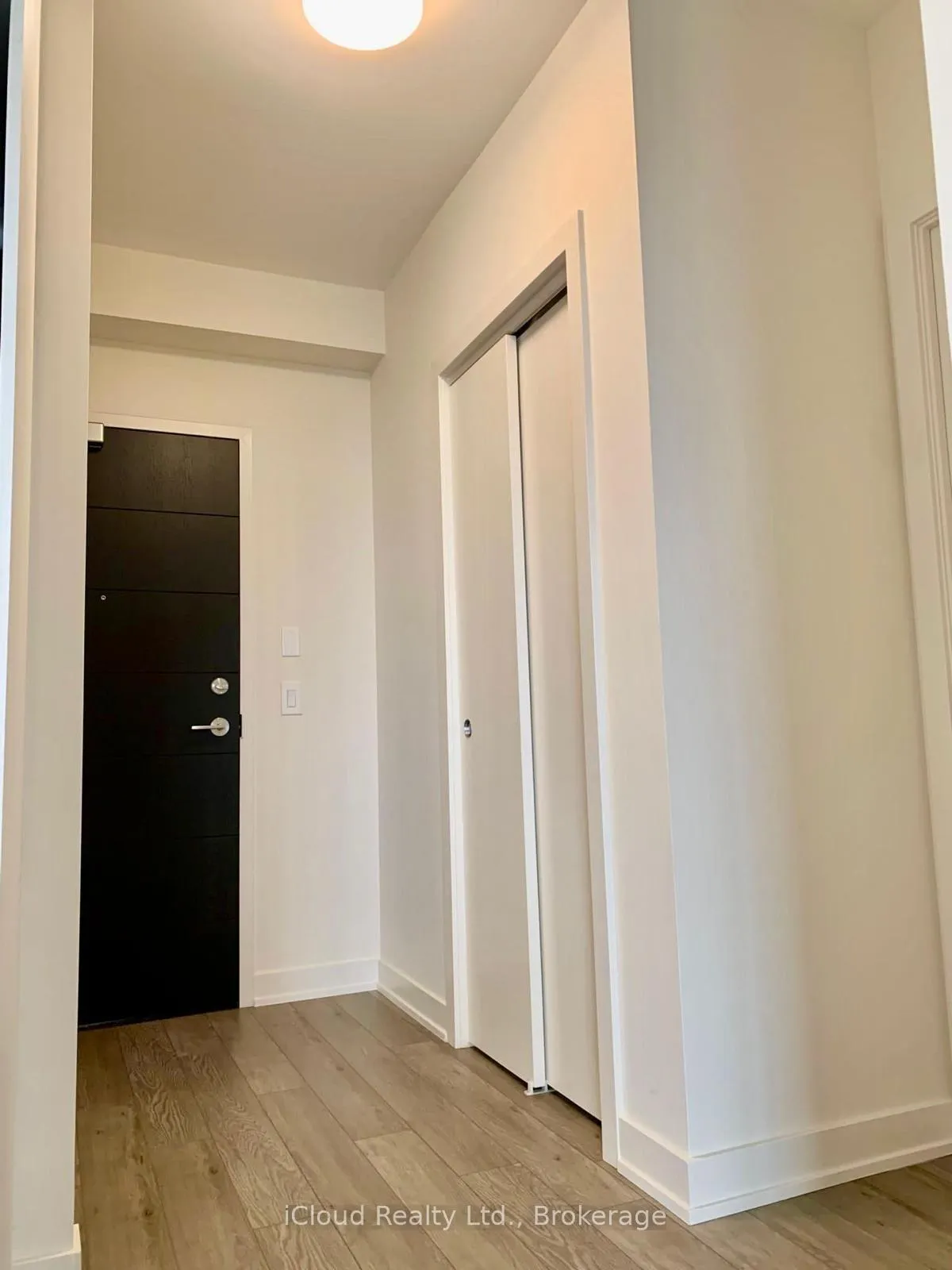 Front of Unit 1116, 212 King William Street