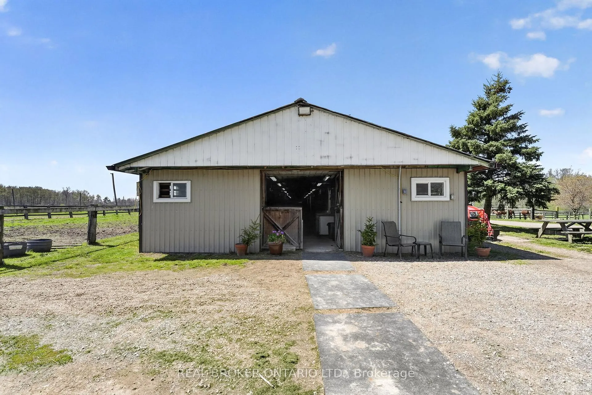 Photo 10 of 311 Brant County 22 Road, Hamilton, Rural Ancaster — HOMEH