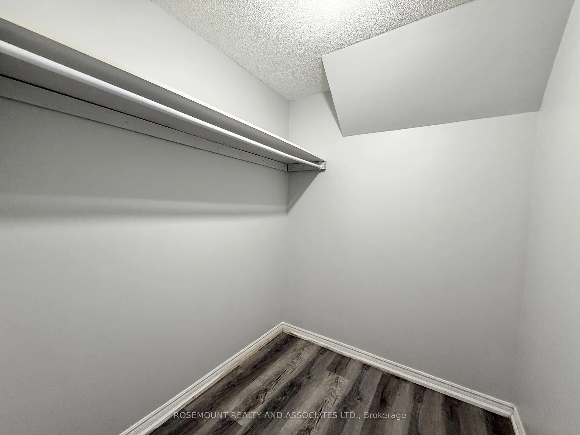Photo 12 of 1 Dundee Crescent, Markham, Village Green-South Unionville — HOMEH