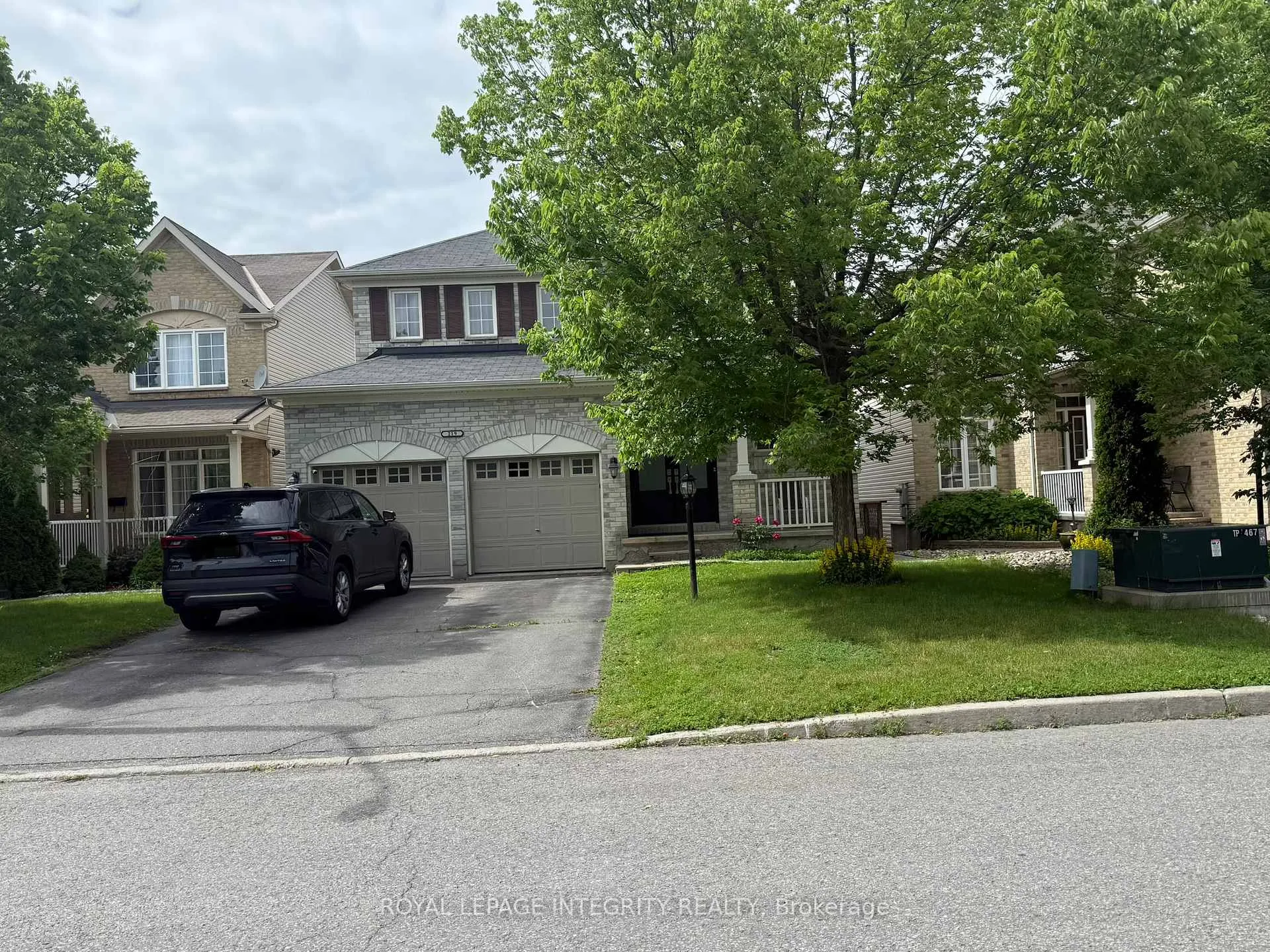 Front of 219 Lucinda Crescent