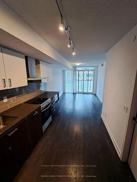 Photo 4 of Unit 608, 125 Redpath Avenue, Toronto, Mount Pleasant East — HOMEH
