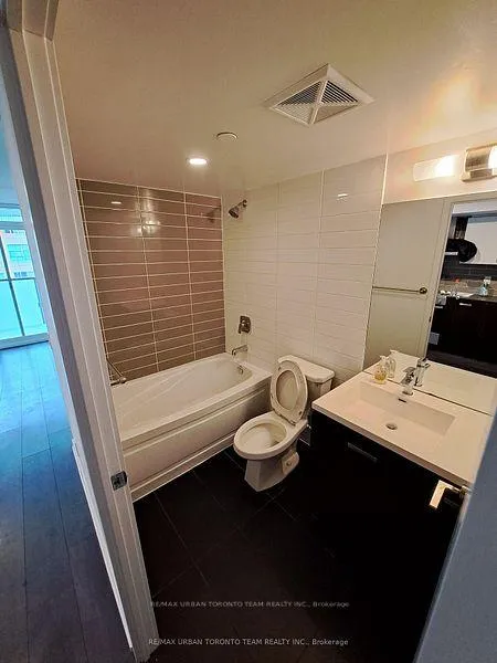 Photo 8 of Unit 608, 125 Redpath Avenue, Toronto, Mount Pleasant East — HOMEH