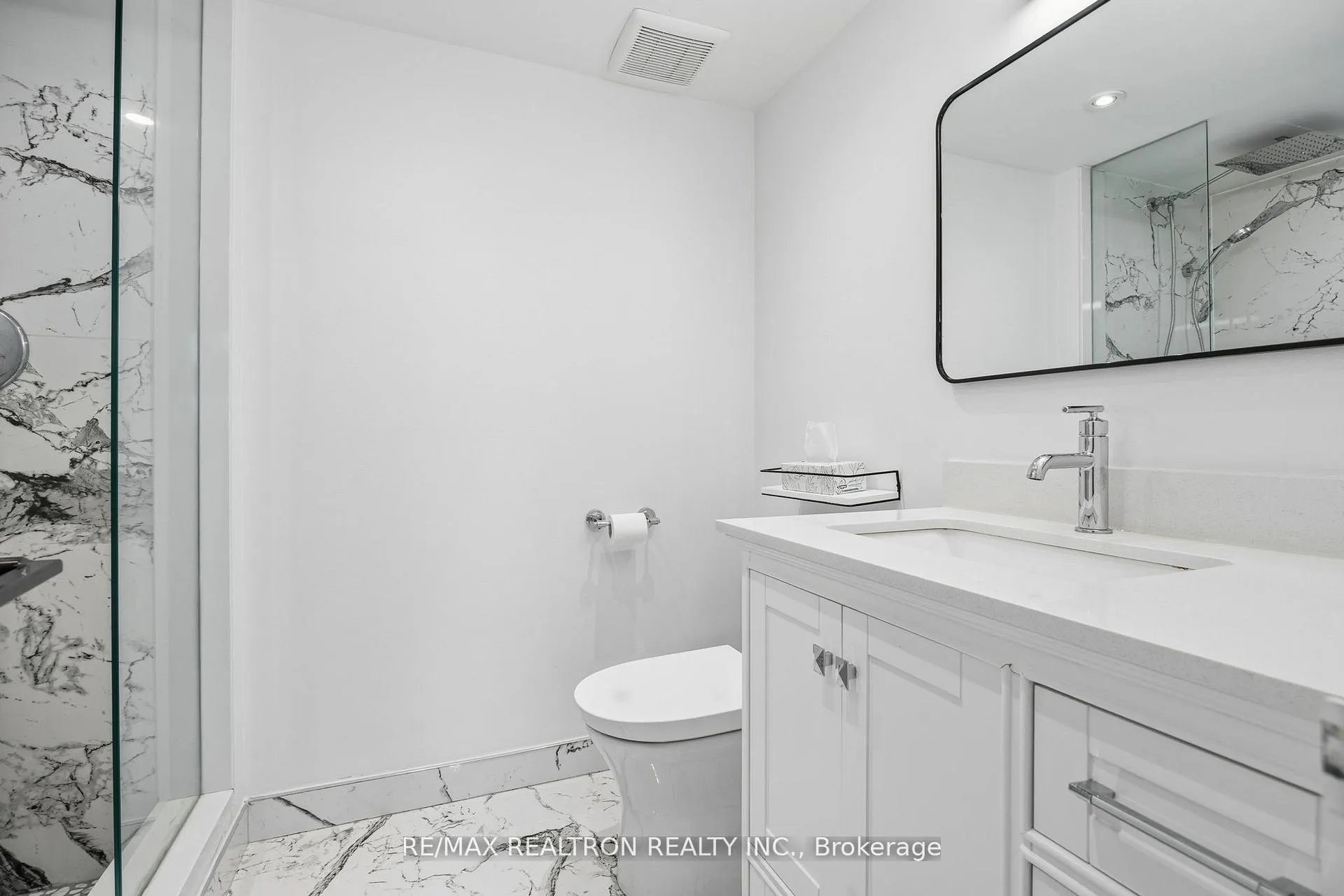 Photo 10 of Unit 601, 3000 Bathurst Street, Toronto, Englemount-Lawrence — HOMEH