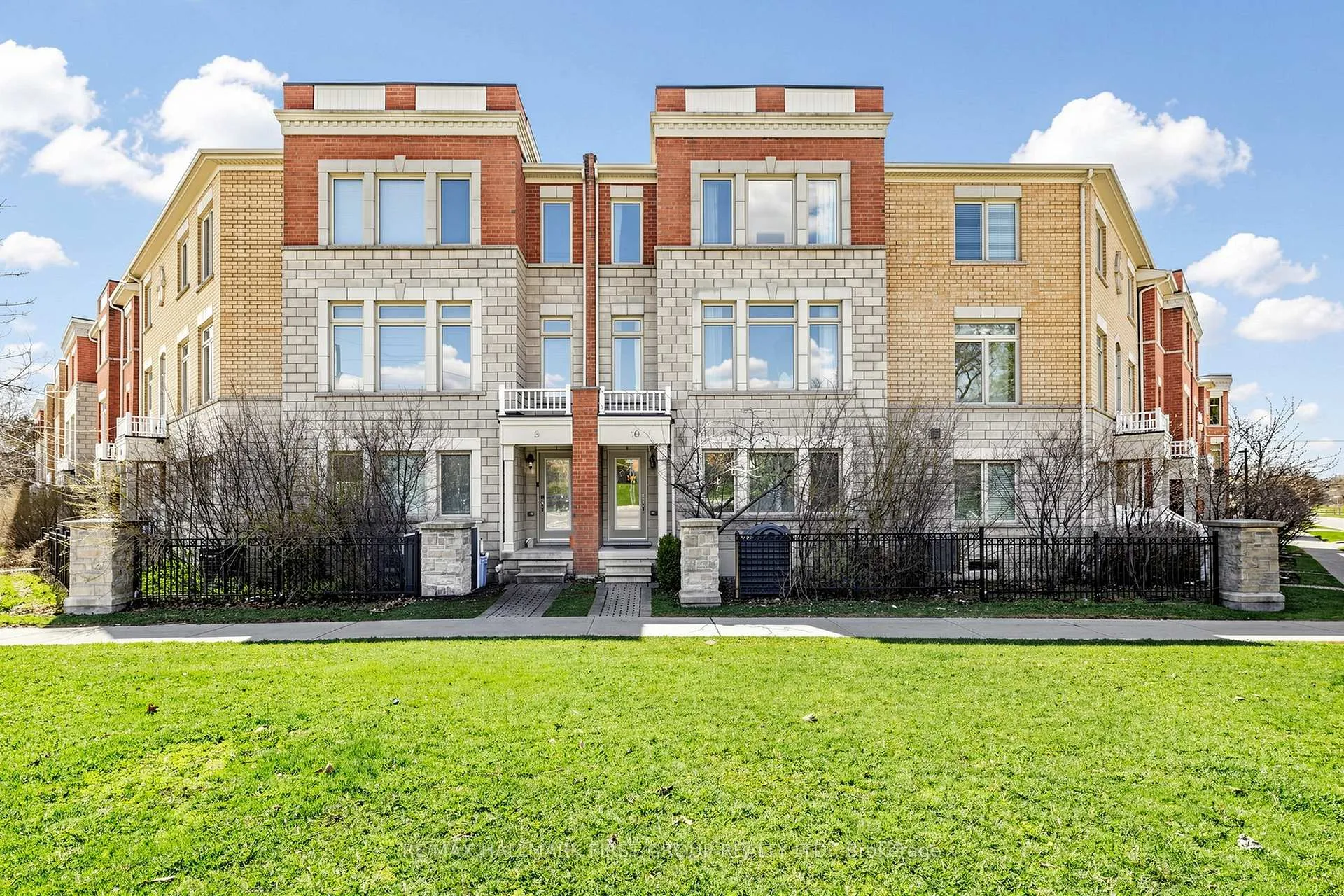 Front of Unit 10, 1299 Glenanna Road