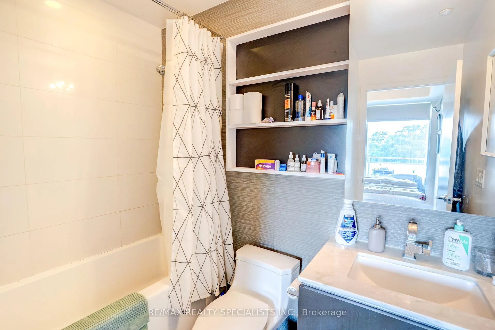Photo 9 of Unit 518, 1830 Bloor Street, Toronto, High Park North — HOMEH
