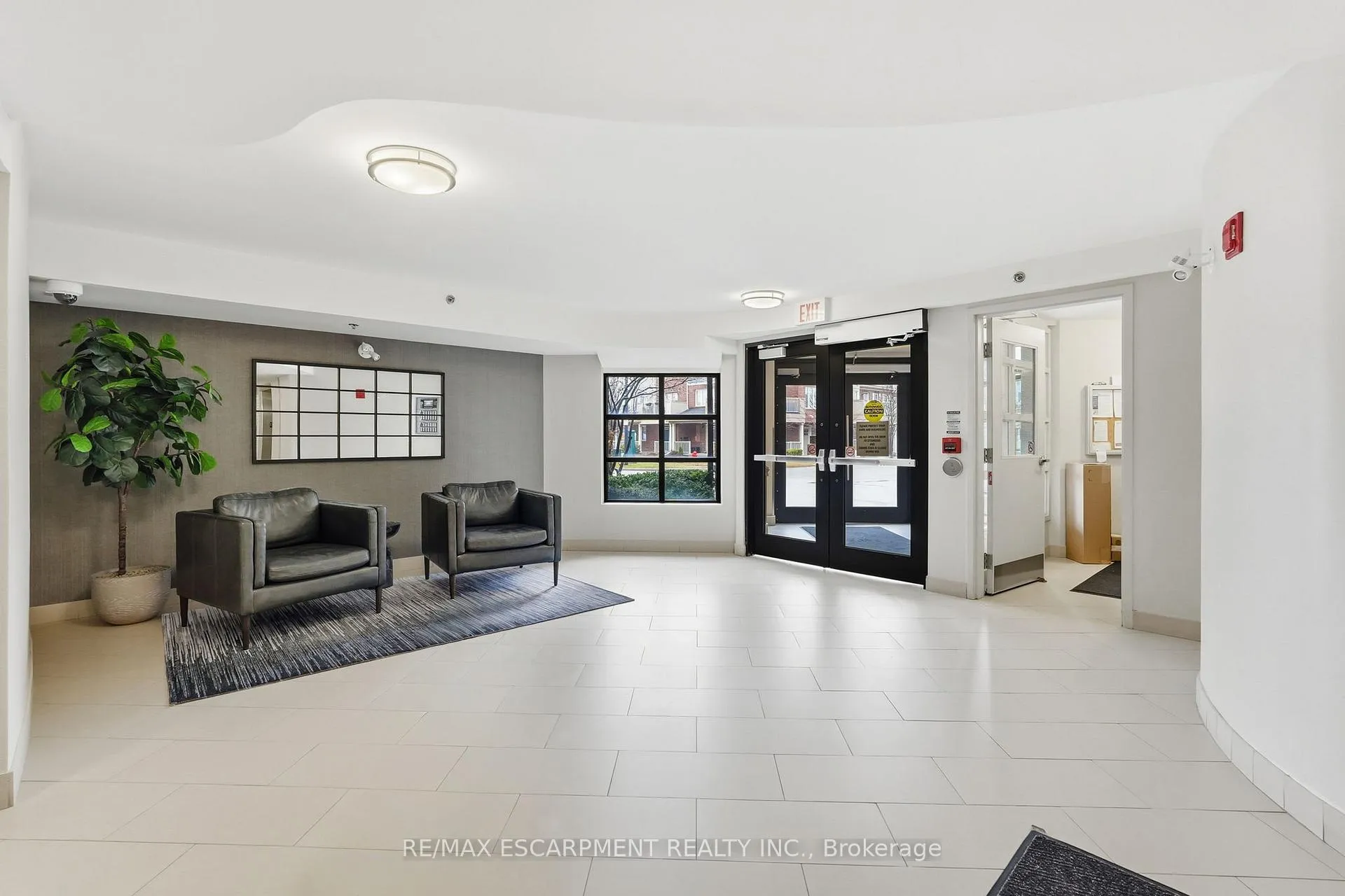Photo 4 of Unit 226, 3060 Rotary Way, Burlington, Alton — HOMEH
