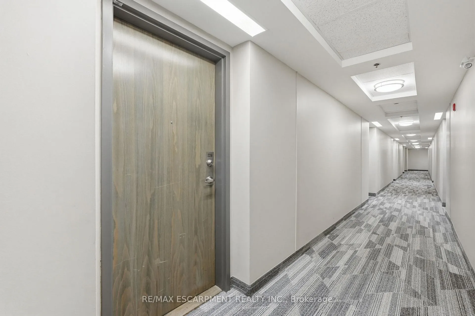 Photo 5 of Unit 226, 3060 Rotary Way, Burlington, Alton — HOMEH