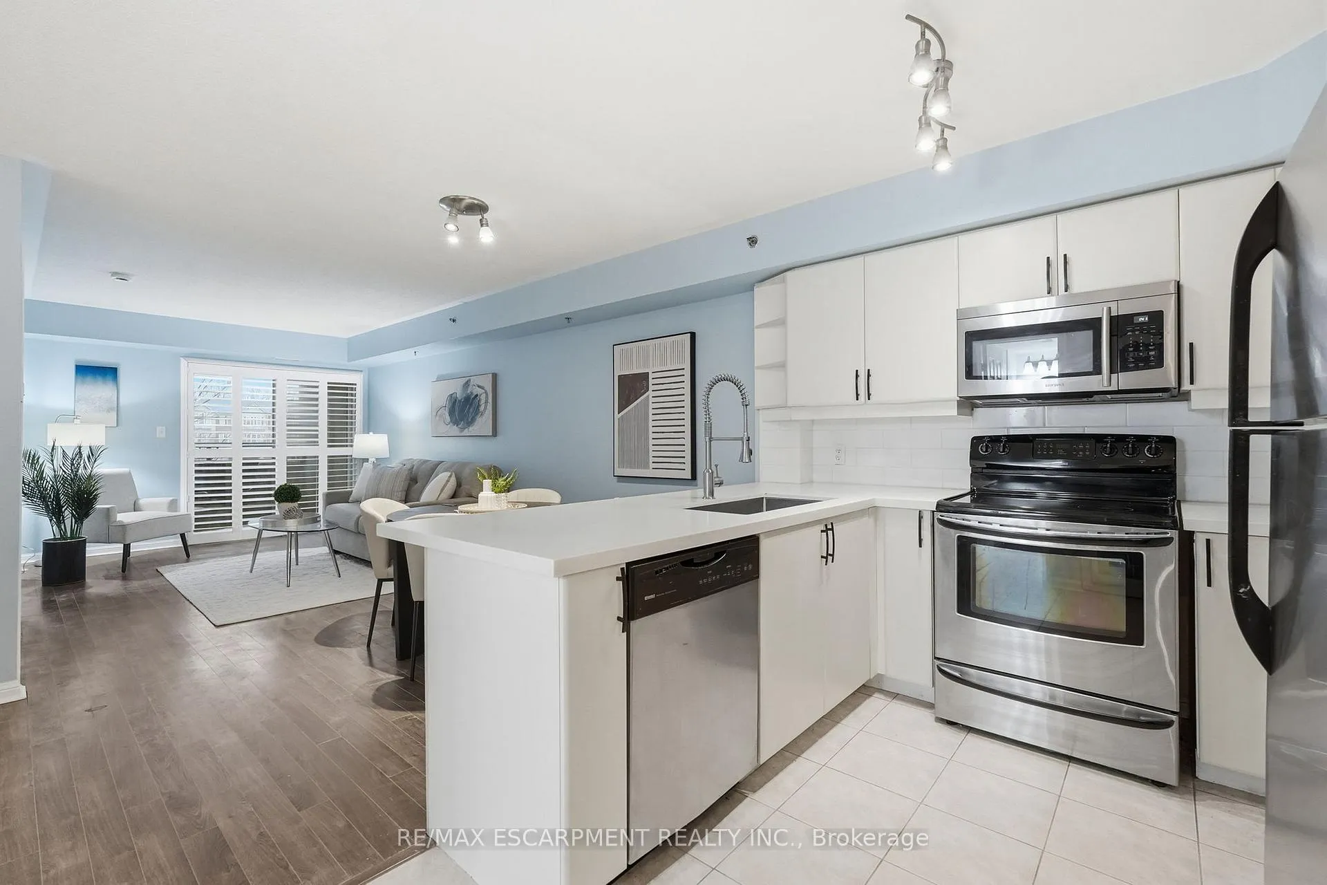 Photo 8 of Unit 226, 3060 Rotary Way, Burlington, Alton — HOMEH