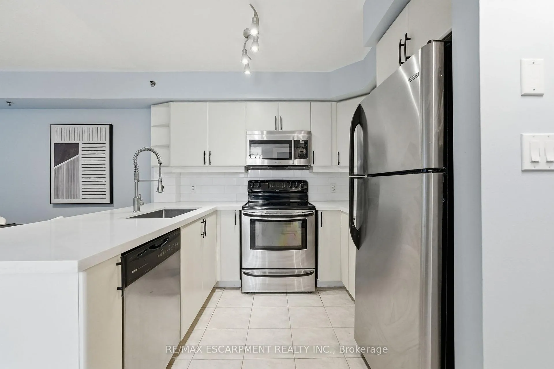 Photo 9 of Unit 226, 3060 Rotary Way, Burlington, Alton — HOMEH