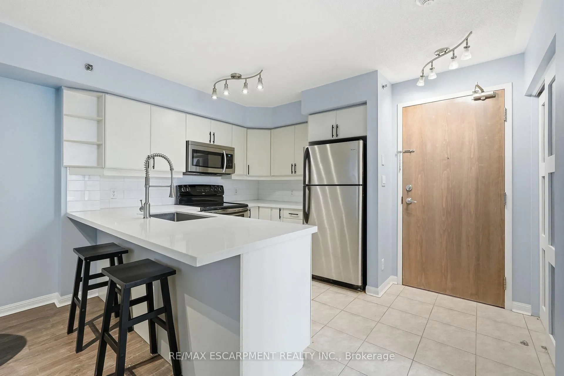 Photo 10 of Unit 226, 3060 Rotary Way, Burlington, Alton — HOMEH