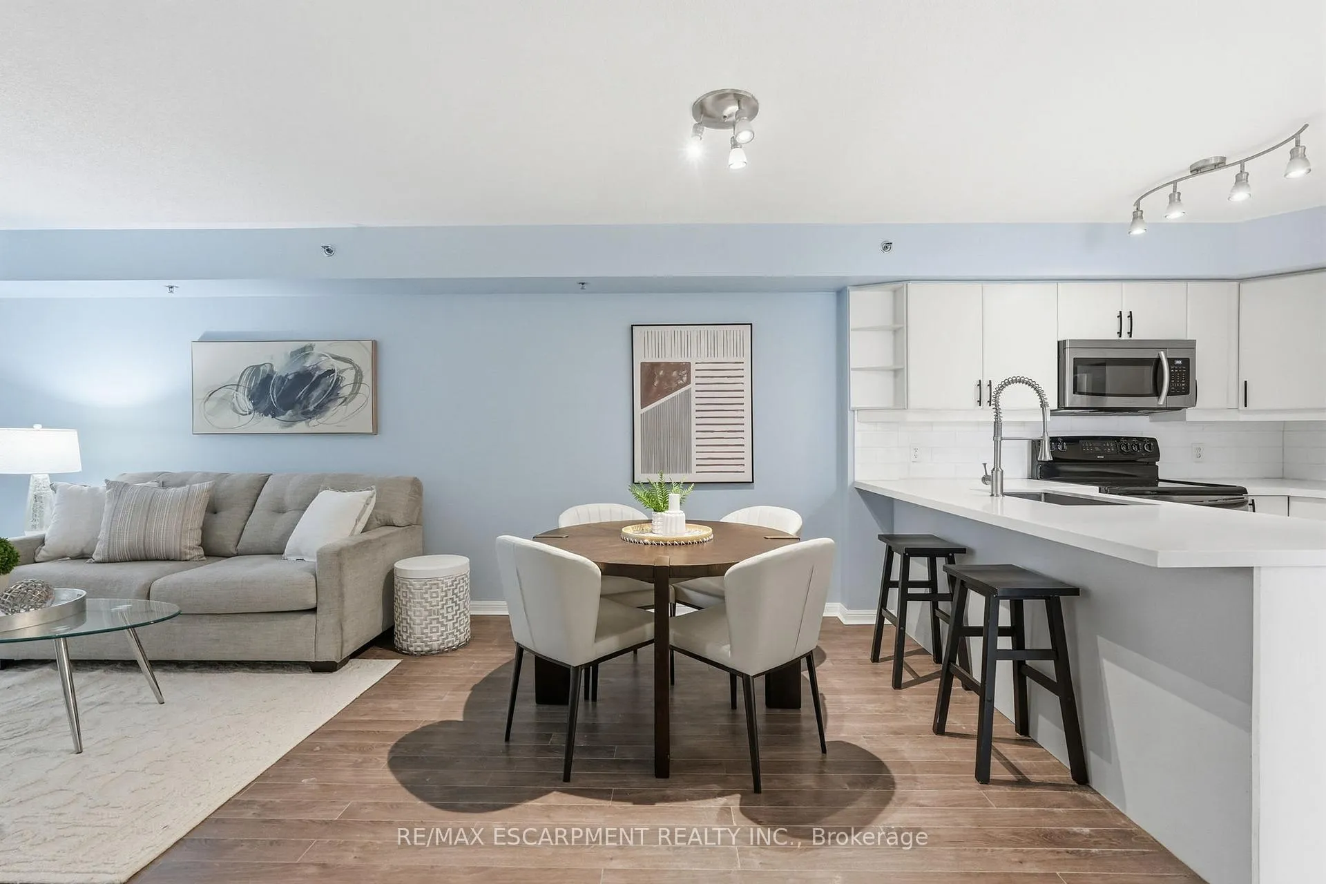 Photo 12 of Unit 226, 3060 Rotary Way, Burlington, Alton — HOMEH