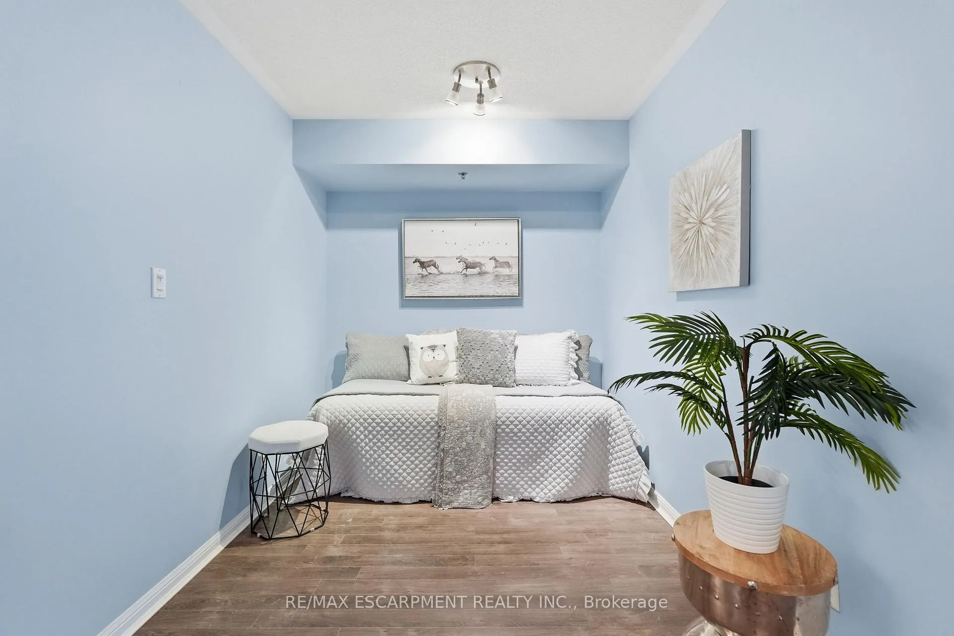 Photo 18 of Unit 226, 3060 Rotary Way, Burlington, Alton — HOMEH