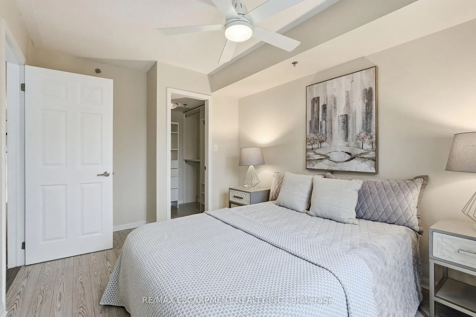 Photo 23 of Unit 226, 3060 Rotary Way, Burlington, Alton — HOMEH