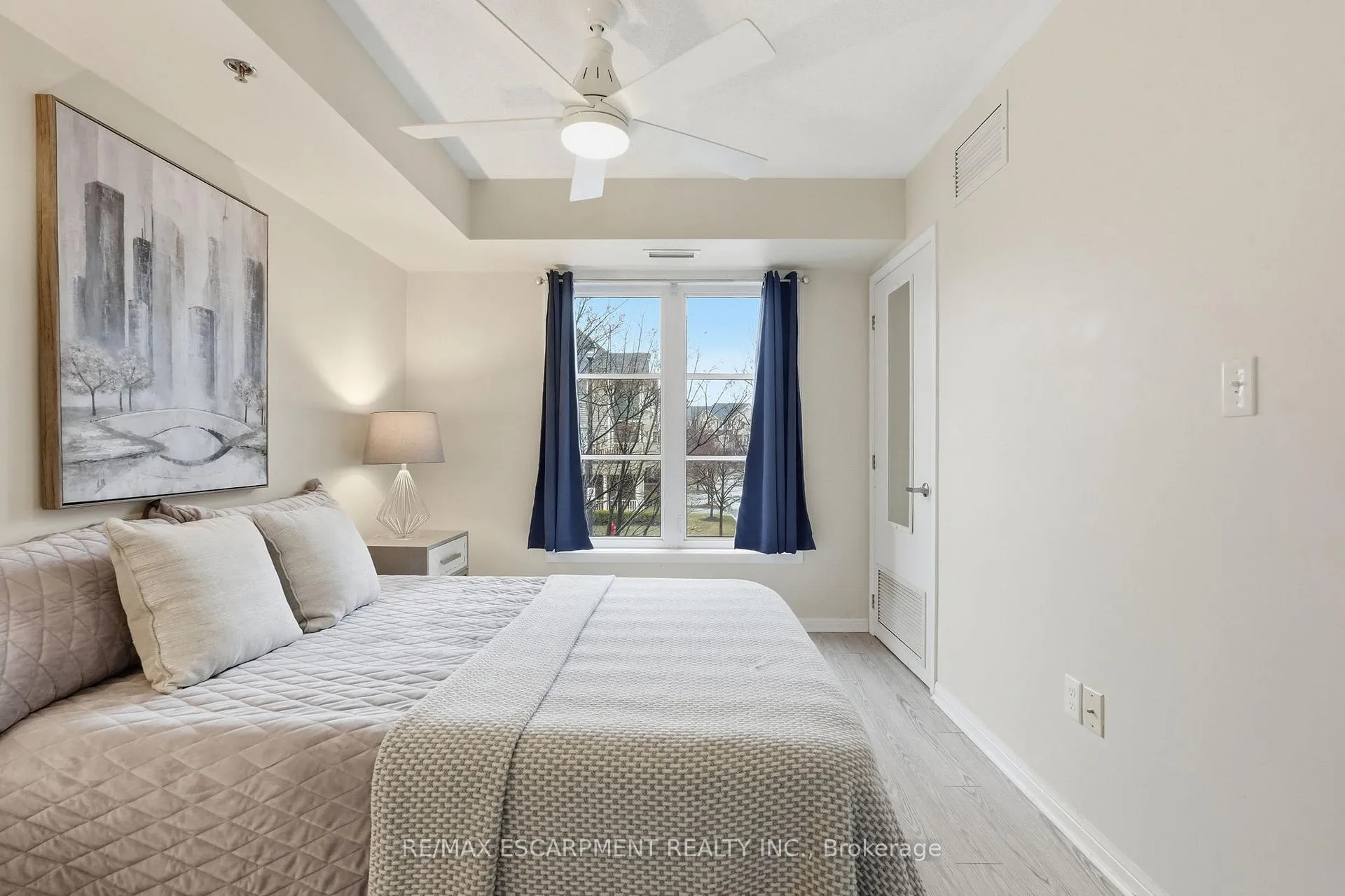 Photo 24 of Unit 226, 3060 Rotary Way, Burlington, Alton — HOMEH
