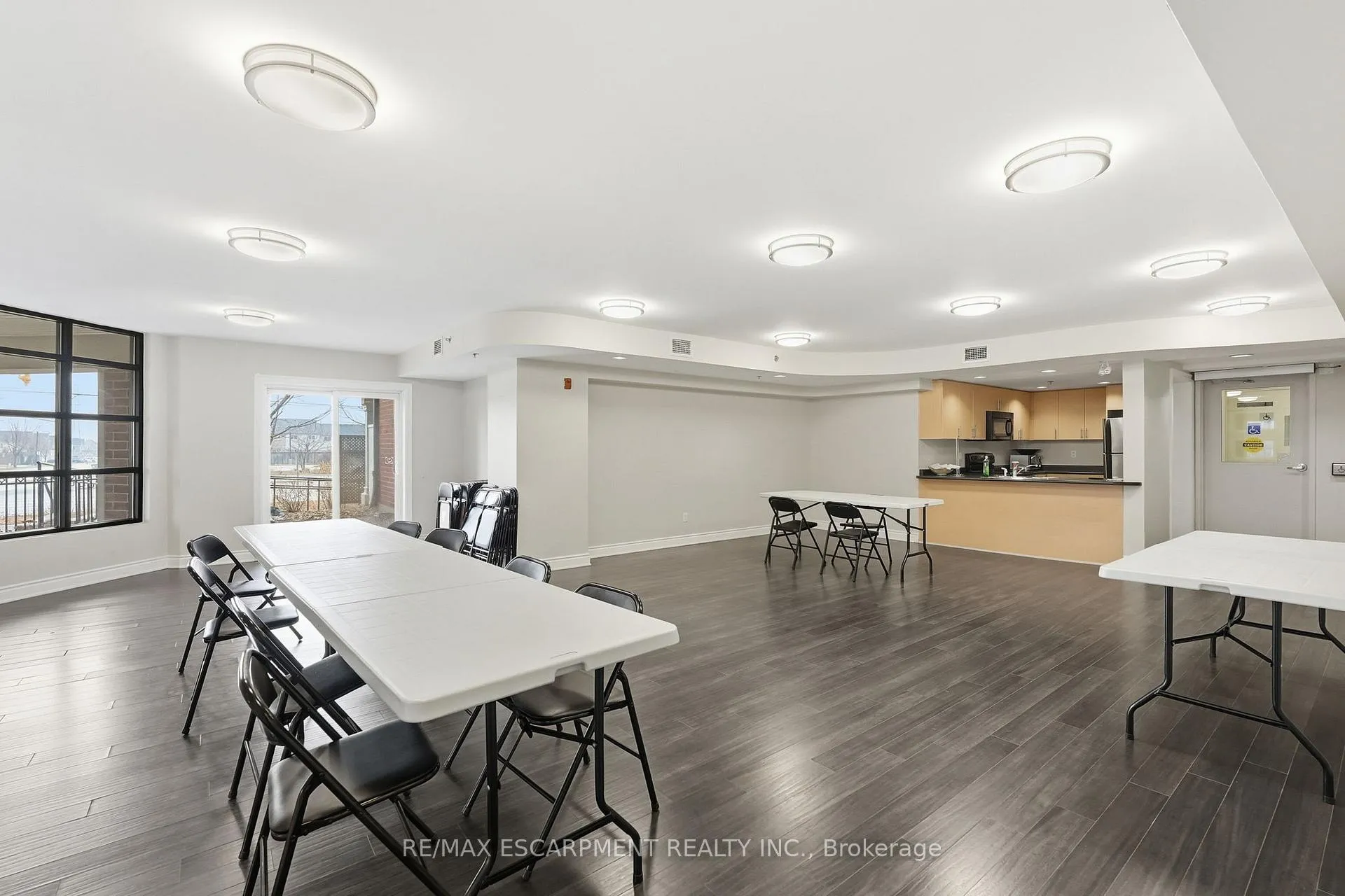 Photo 34 of Unit 226, 3060 Rotary Way, Burlington, Alton — HOMEH