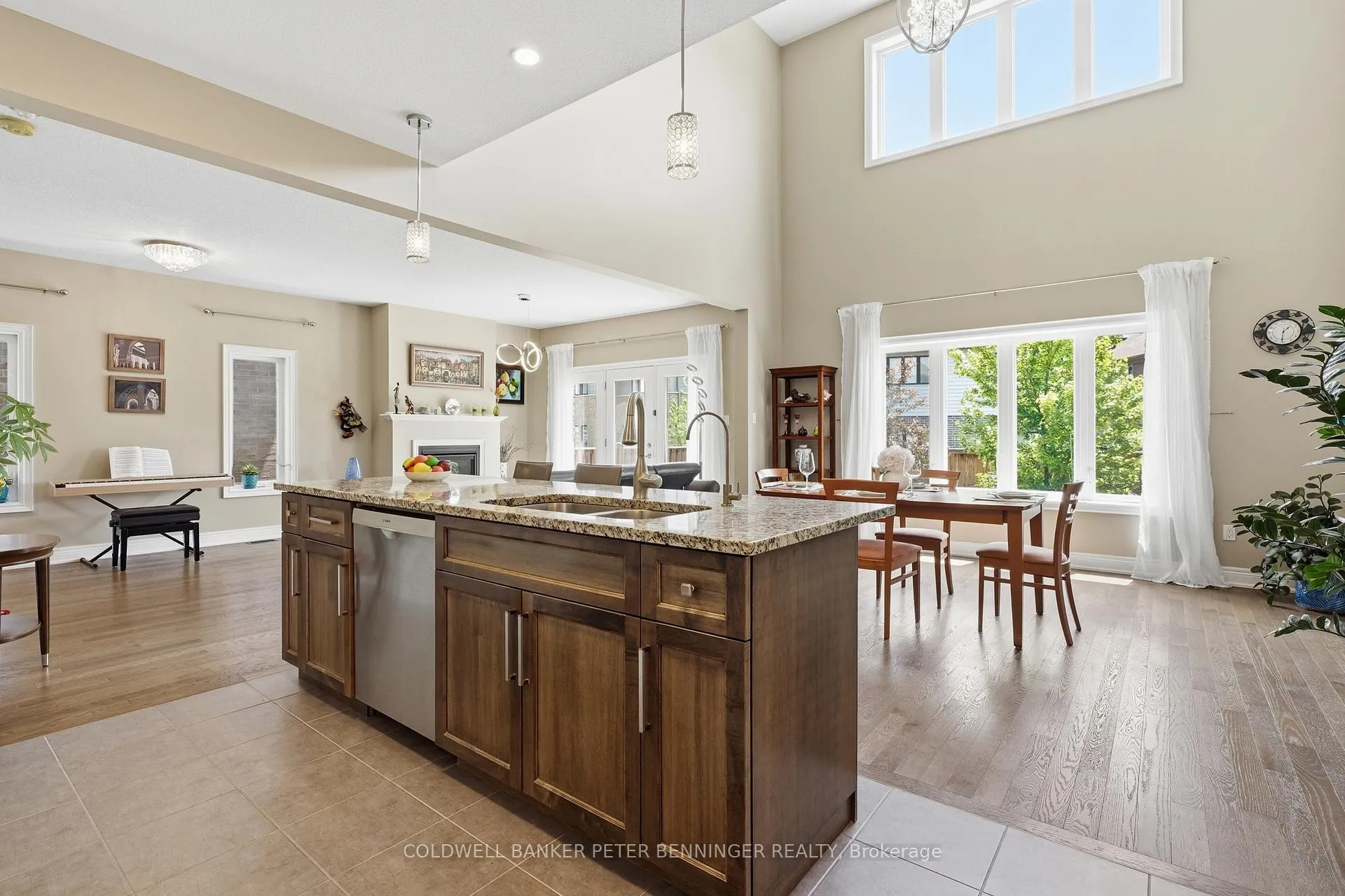 Photo 4 of 308 Carriage Way N, Waterloo, Bridgeport — HOMEH