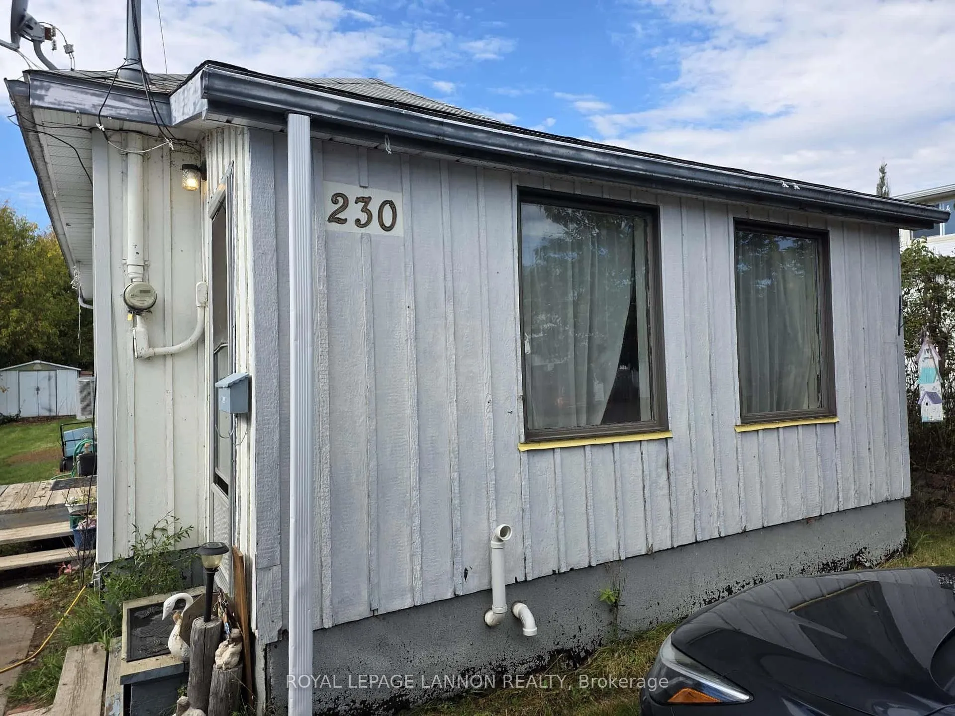Front of 230 Brent St.