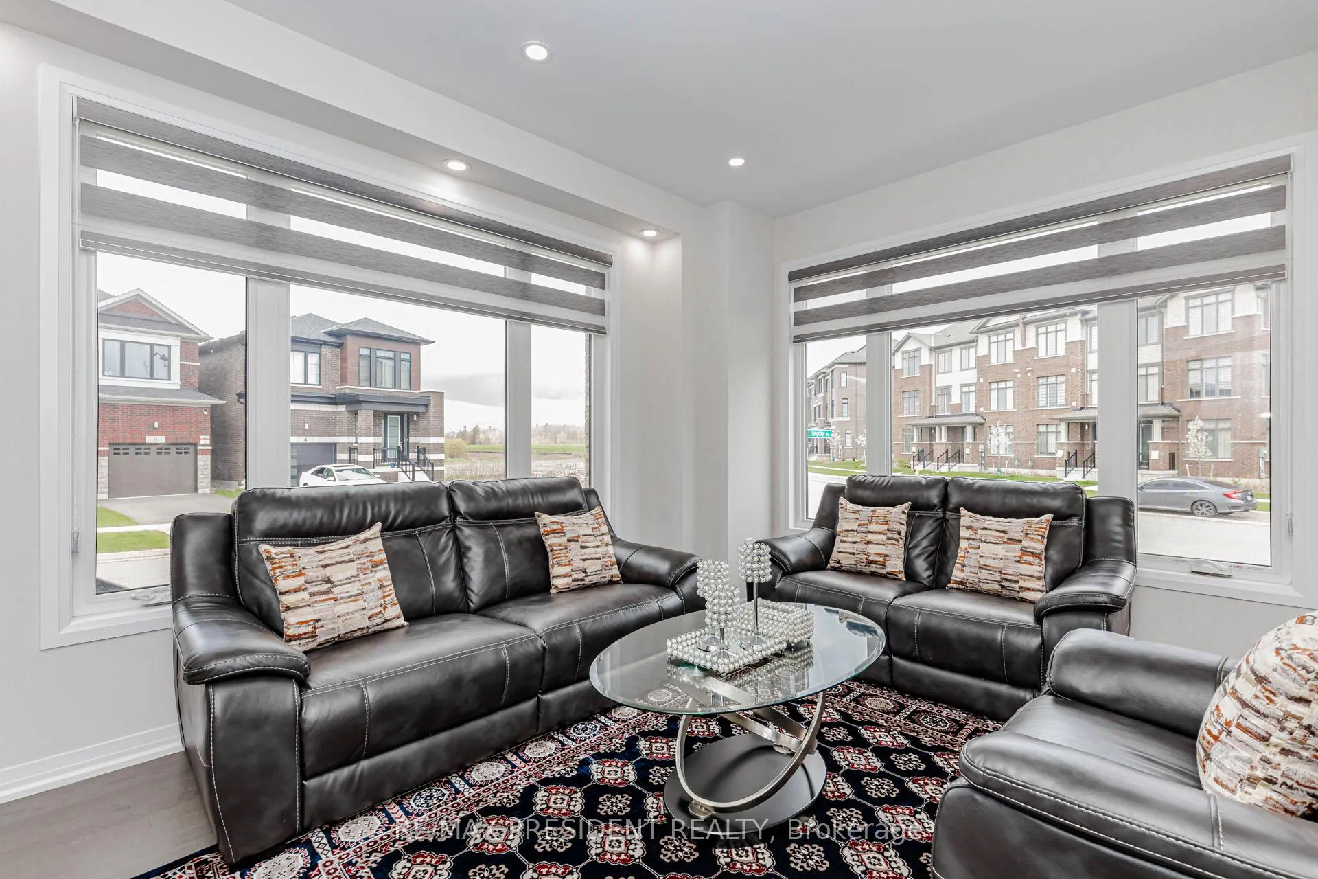 Photo 7 of 405 Newman Drive, Cambridge, Westview — HOMEH