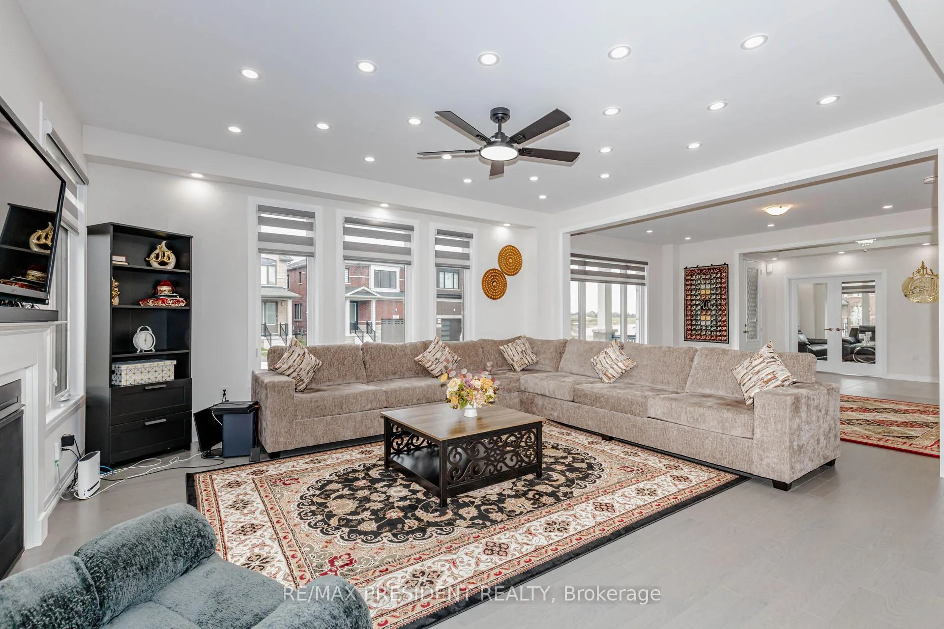 Photo 13 of 405 Newman Drive, Cambridge, Westview — HOMEH